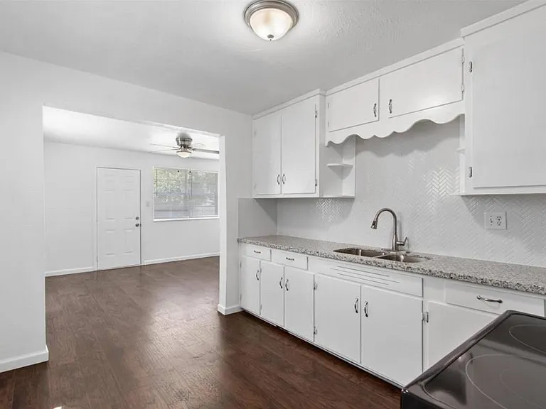 8410 Elrod St — Photo 4