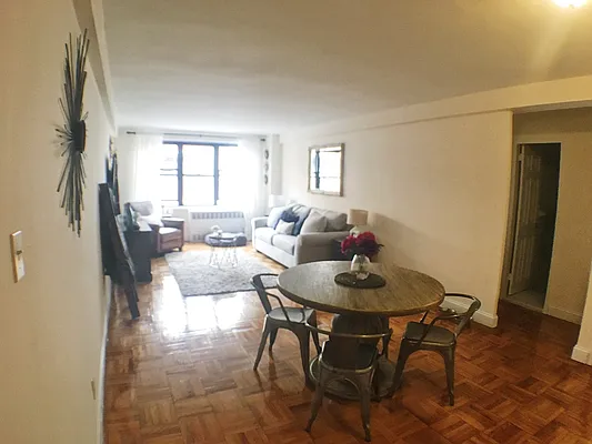 Rented by FirstService Realty (legacy) | media 10