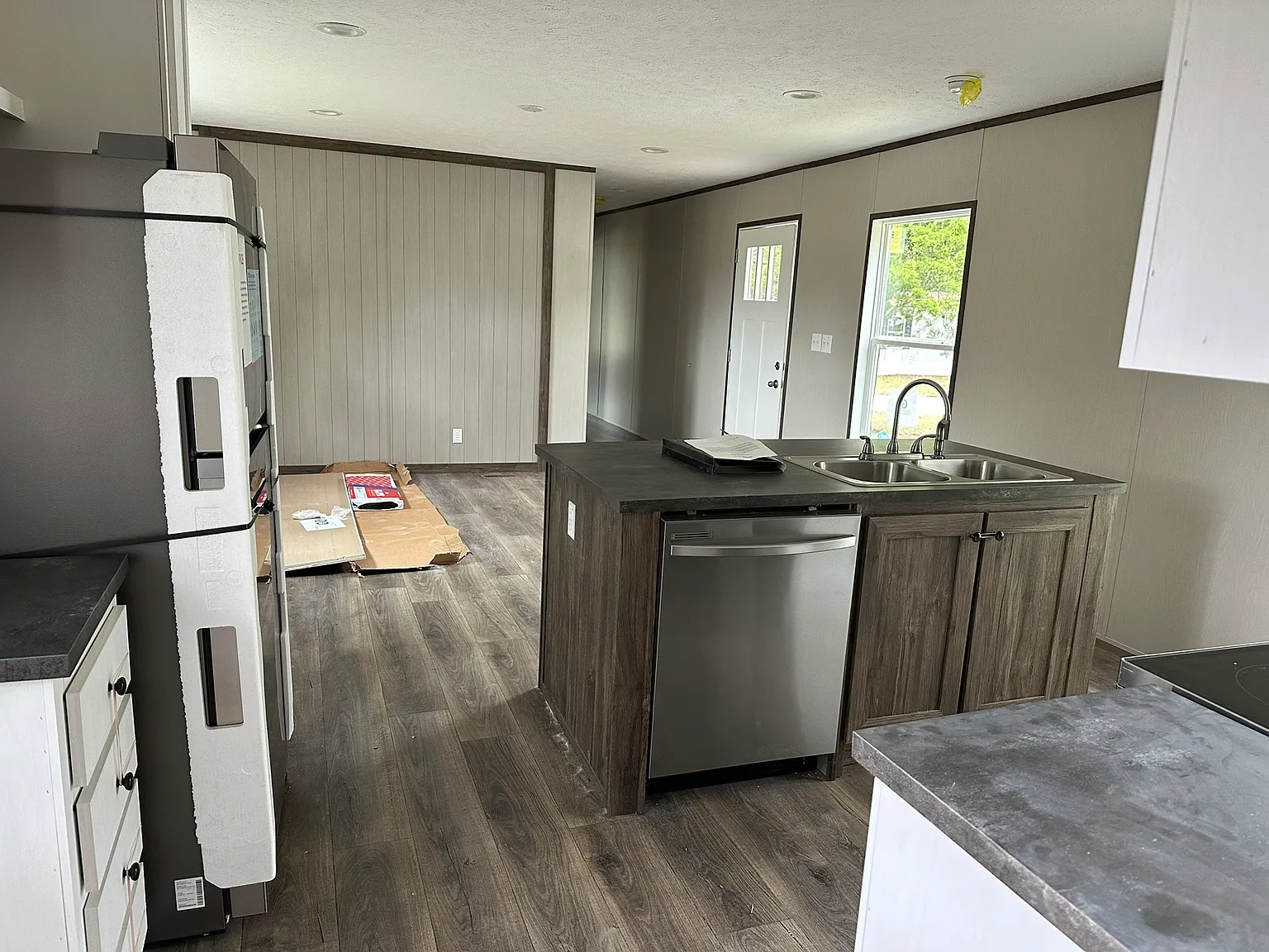 3 bed, 1080 sqft, $1,200 — Photo 3