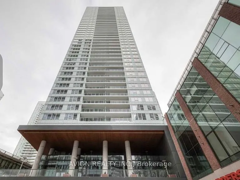 17 Bathurst St #3516 — Photo 1