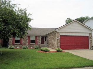46625 Partridge Creek Dr, Macomb, MI