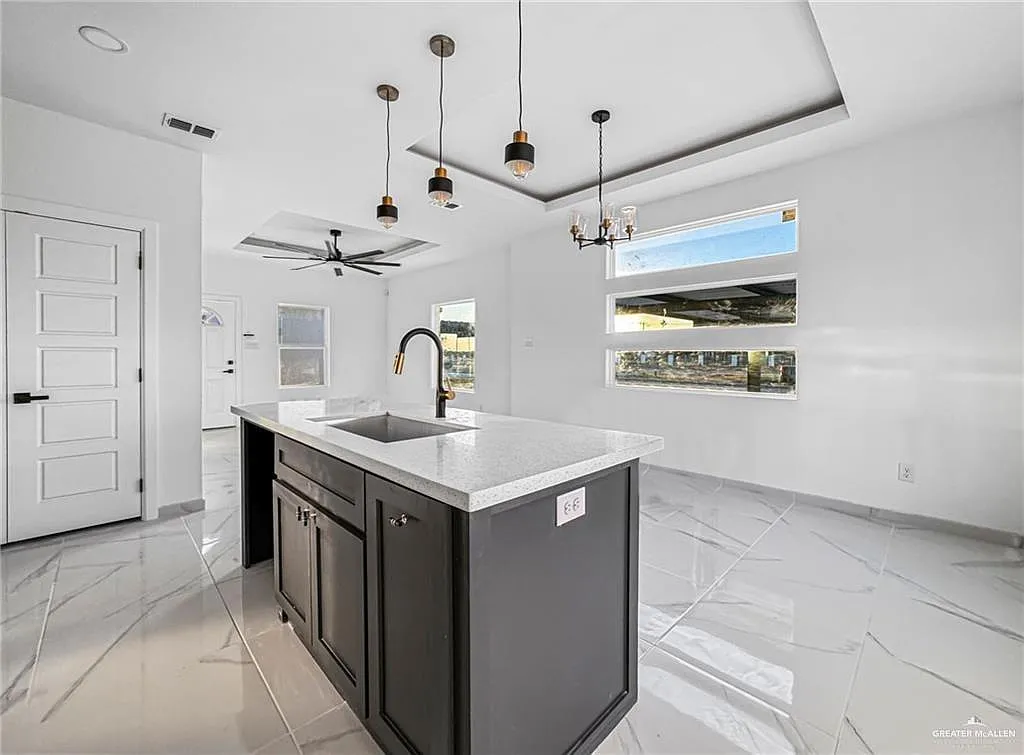 2 bed, 2.0 bath, 1068 sqft, $1,225 — Photo 3