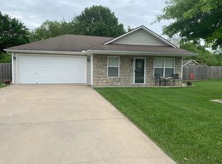 501 N Salem Rd, Oak Grove, MO 64075