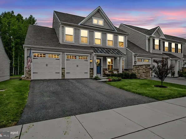 2004 Rivers Dr, Newark, DE 19702