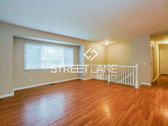 2nd image of 2870 Manola Dr