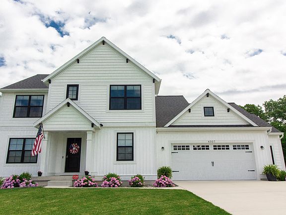5th image of 6327 Bentley Dr NE