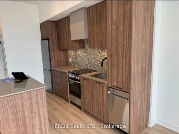 10 Lagerfeld Dr, Brampton, ON