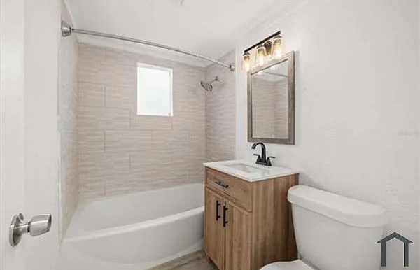 2 bed, 708 sqft, $1,300 — Photo 3