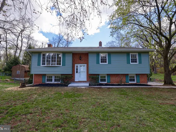 202 Fetrow Ln, New Cumberland, PA 17070