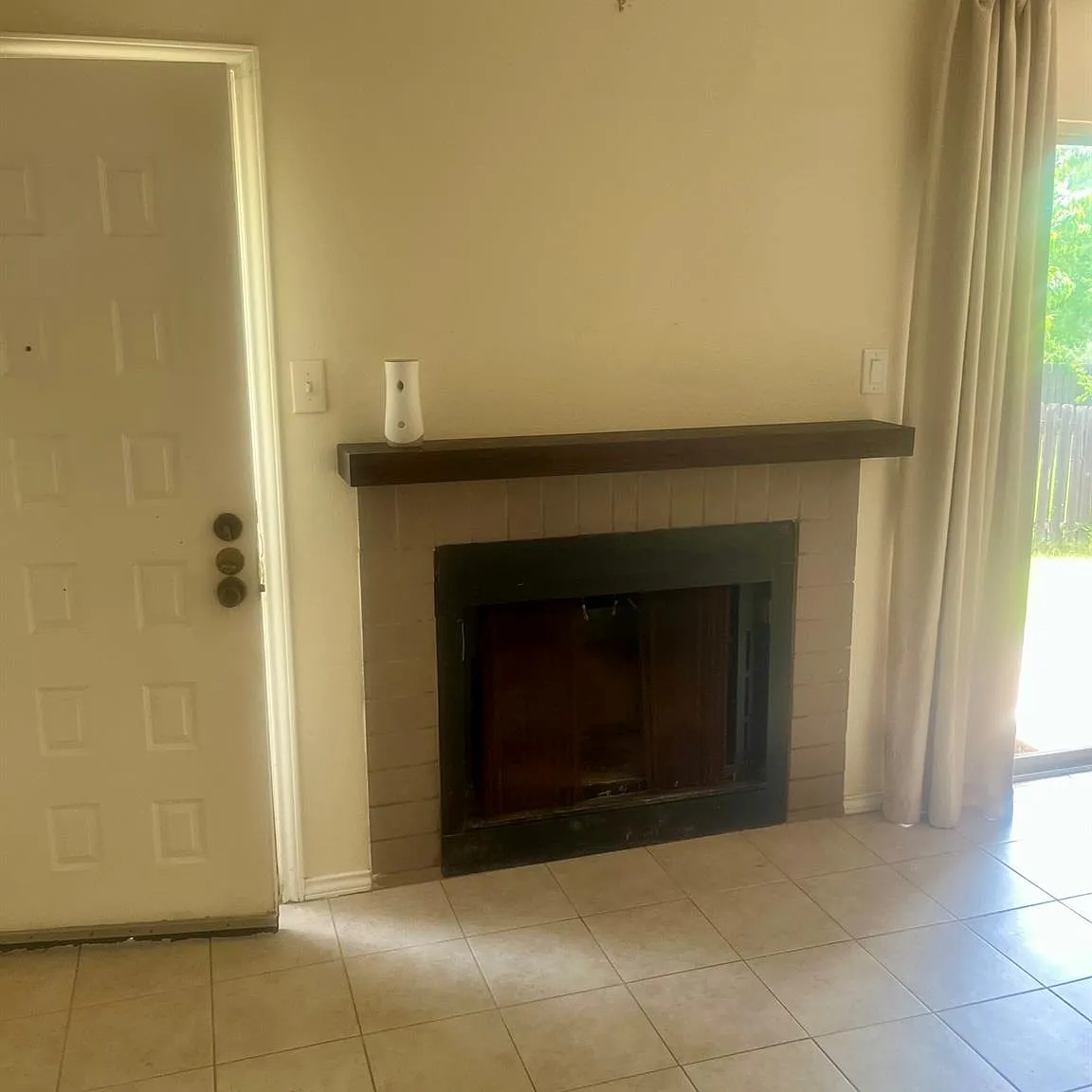 2 bed, 2.0 bath, 1996 sqft, $1,650 — Photo 3