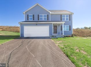 272 Valley View Cir #142, York, PA 17408