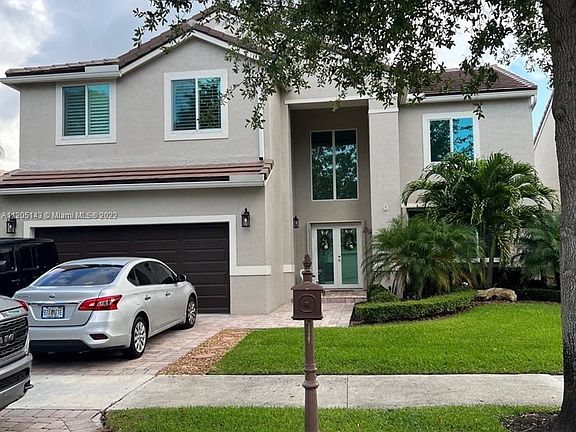 2nd image of 326 Lake Crest Ct