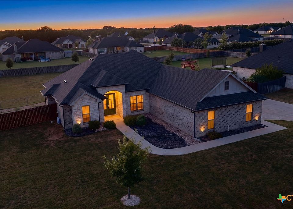 1st image of 211 Sand Flat Ln