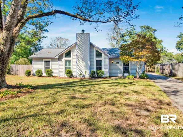 8713 Grove Cir, Fairhope, AL 36532
