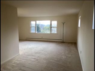 216 Pascack Rd, Park Ridge, NJ 07656