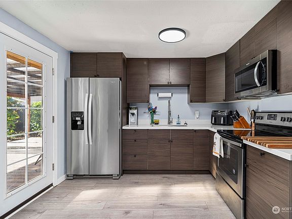 2nd image of 4824 Diamond Blvd SW