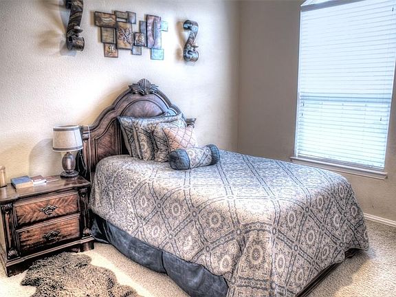 4th image of 321 Bluefinch Dr