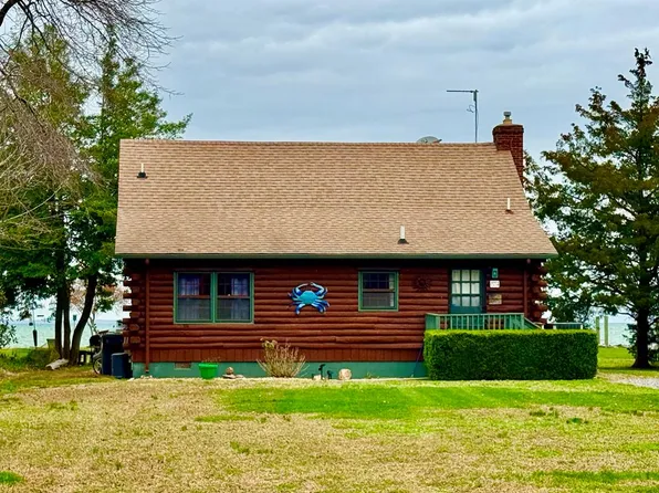 694 Bay Quarter Dr, Heathsville, VA 22473