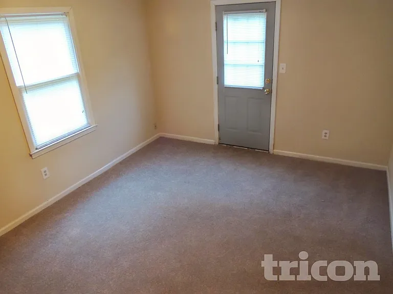 1102 Plantation Dr SE — Photo 10