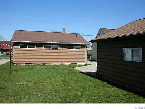 2nd image of 114 Cathedral Ln