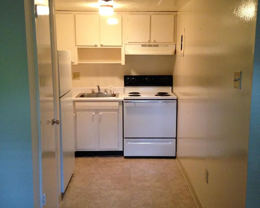 2nd image of 948 Bellevue Pl APT 107
