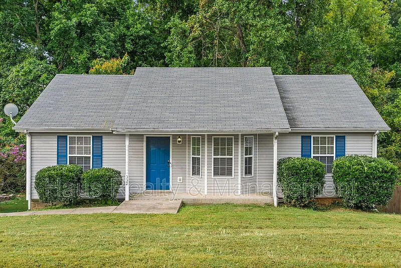 3 bed, 2.0 bath, 2164 sqft, $1,800 — Photo 2