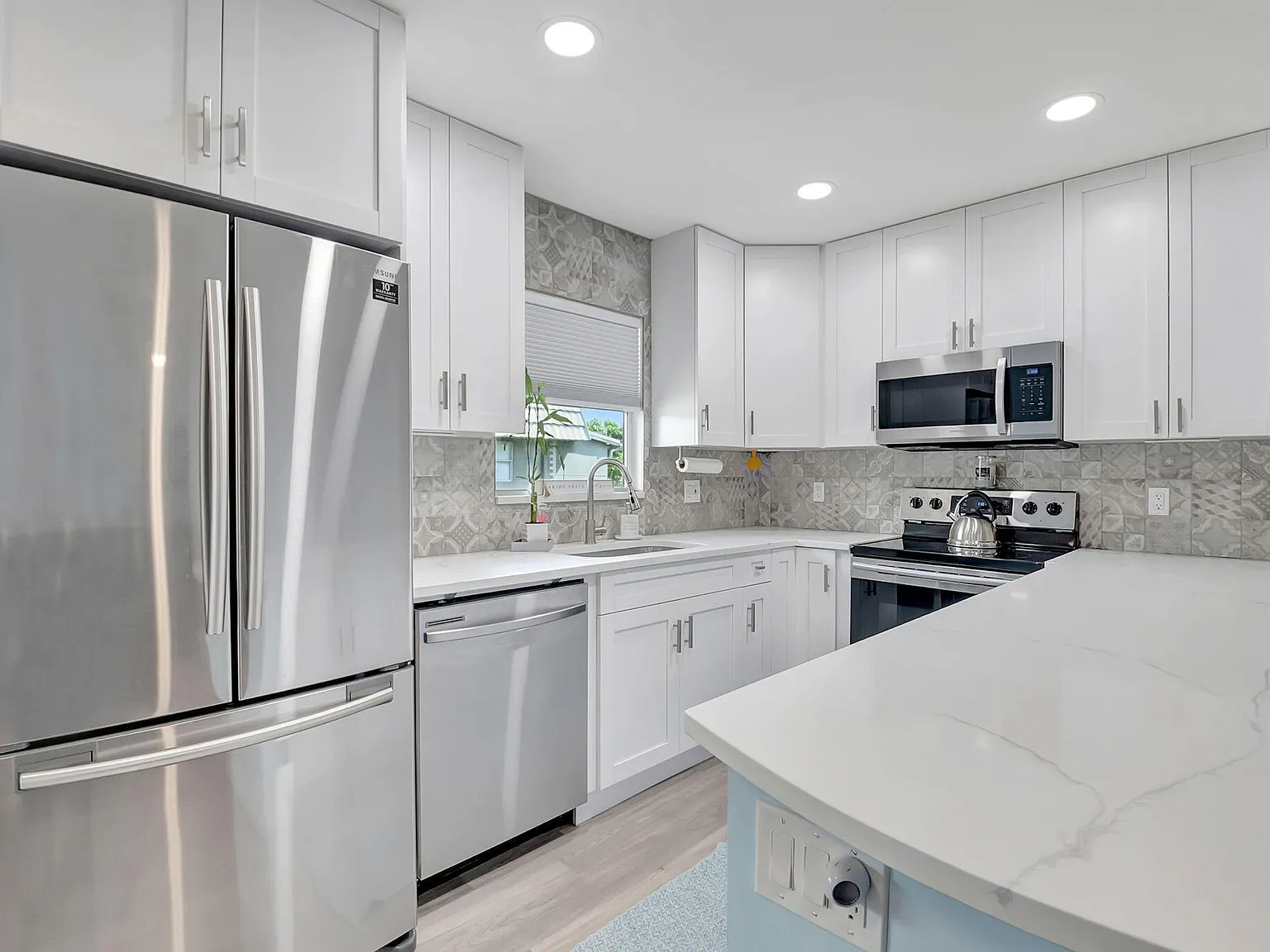 2 bed, 2.0 bath, 880 sqft, $2,000 — Photo 3