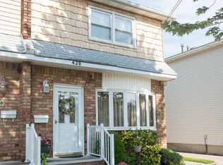 428 Pompey Ave, Staten Island, NY 10312