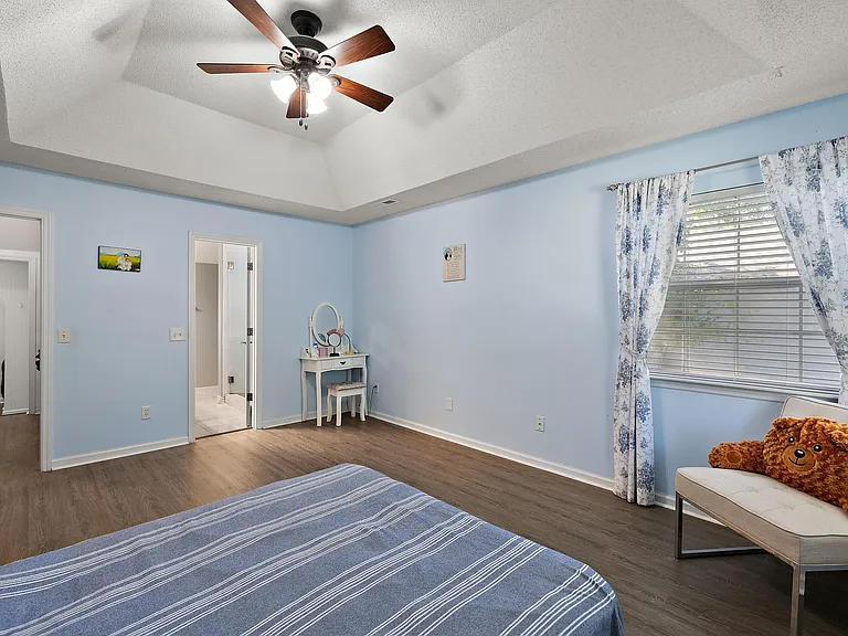 1379 Center Lake Dr — Photo 12