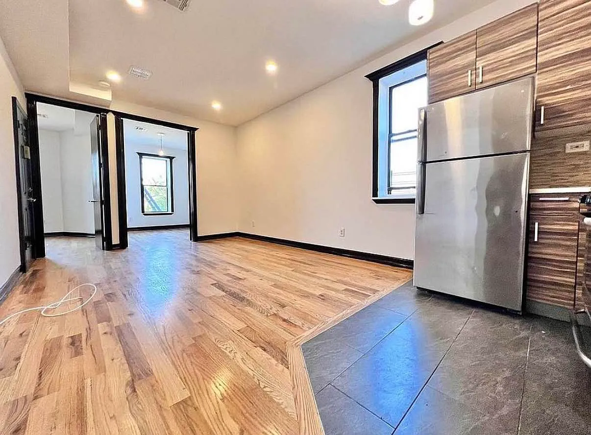 464 Lexington Avenue — Photo 2