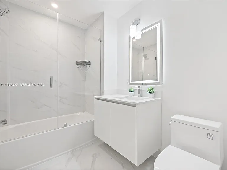 700 NE 24th St #606 — Photo 22