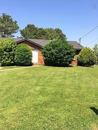 1st image of 105 Cornelia Ct