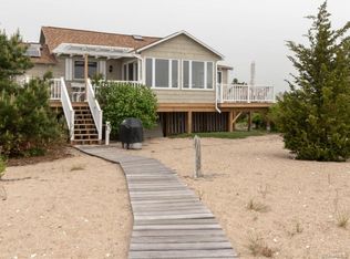 31 Central Ave, Clinton, CT 06413