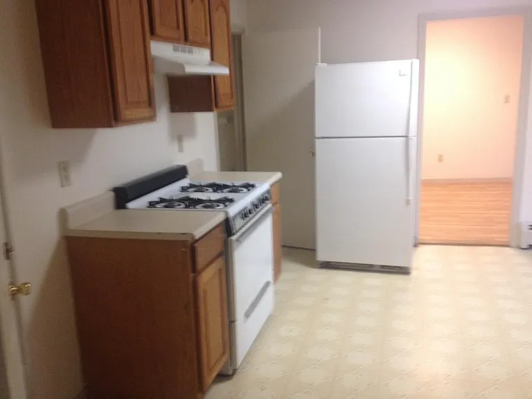117 University Ave — Photo 3