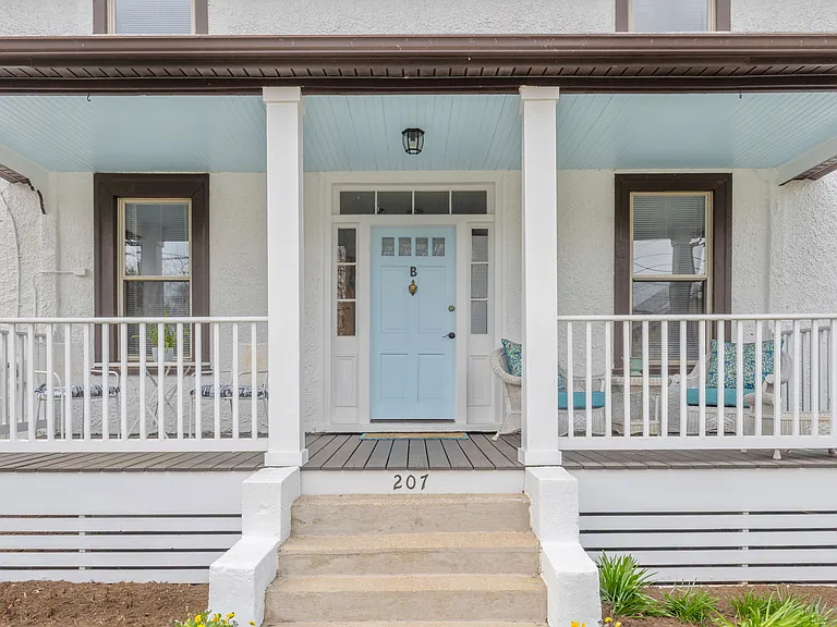 207 Douglas Ave #B — Photo 3