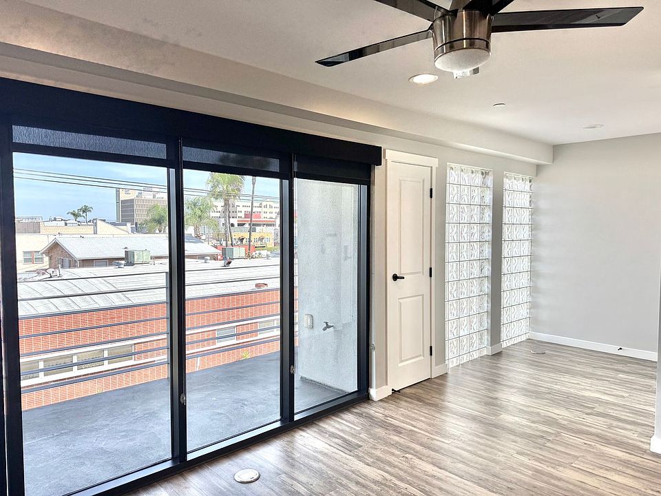 1st image of 325 Robinson Ave #301