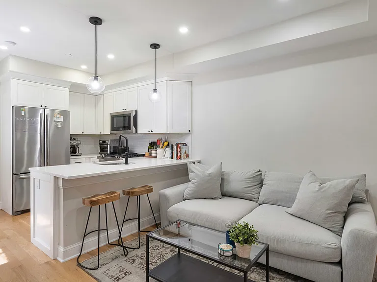 5 Garden Court St #2 — Photo 2