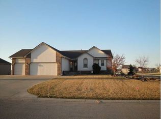 300 W Autumn Blaze Cir, Goddard, KS 67052