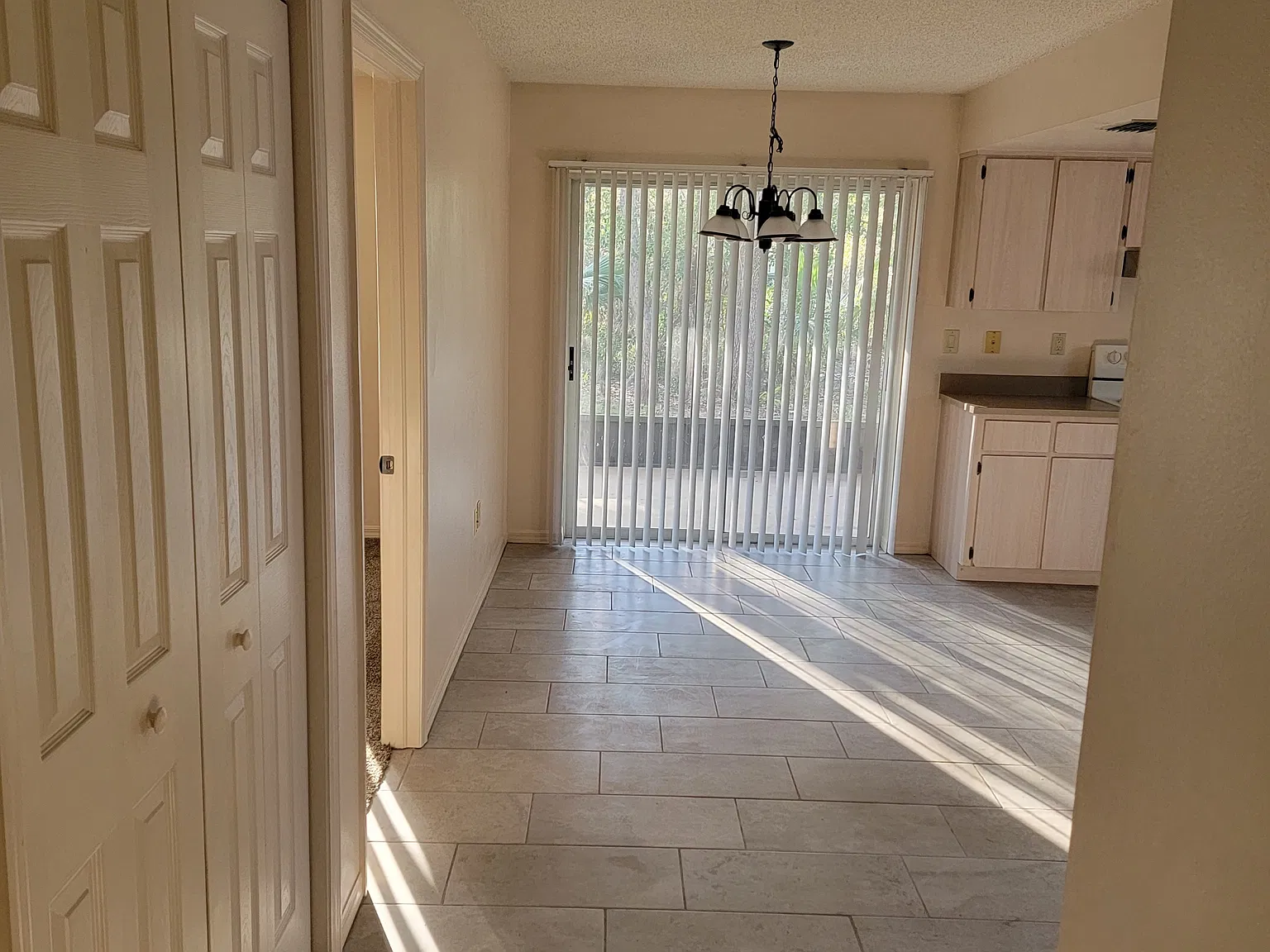 2 bed, 1250 sqft, $1,450 — Photo 3