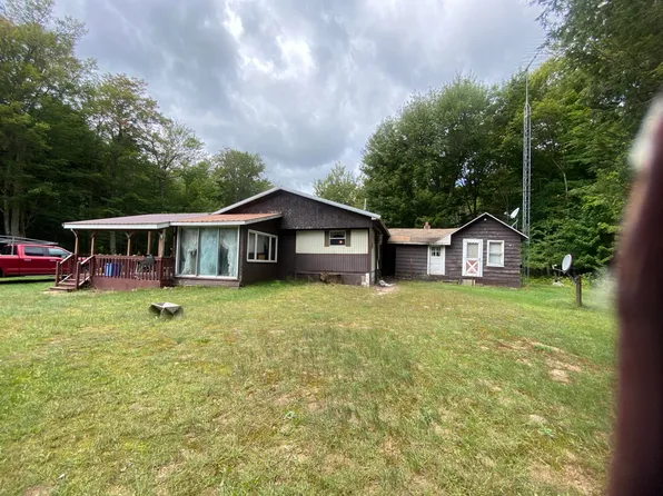 6307 N Black River Rd, Naubinway, MI 49762