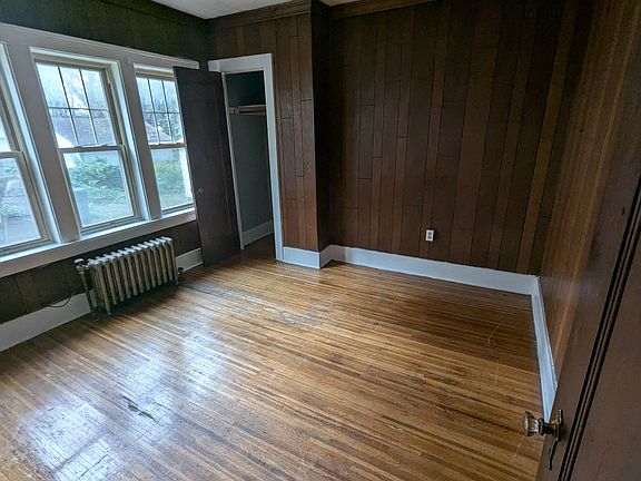 5th image of 950 Bay St APT 16