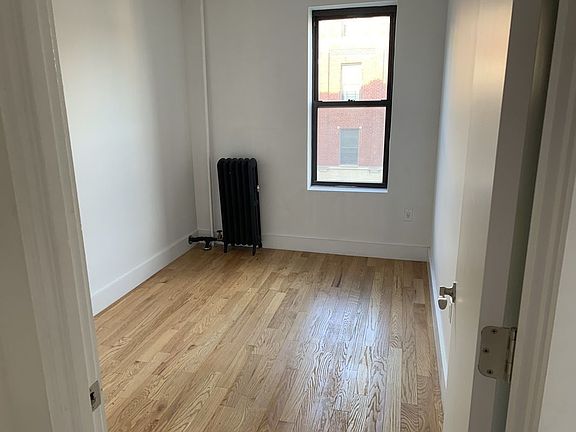 3rd image of 2025 Regent Pl APT C7