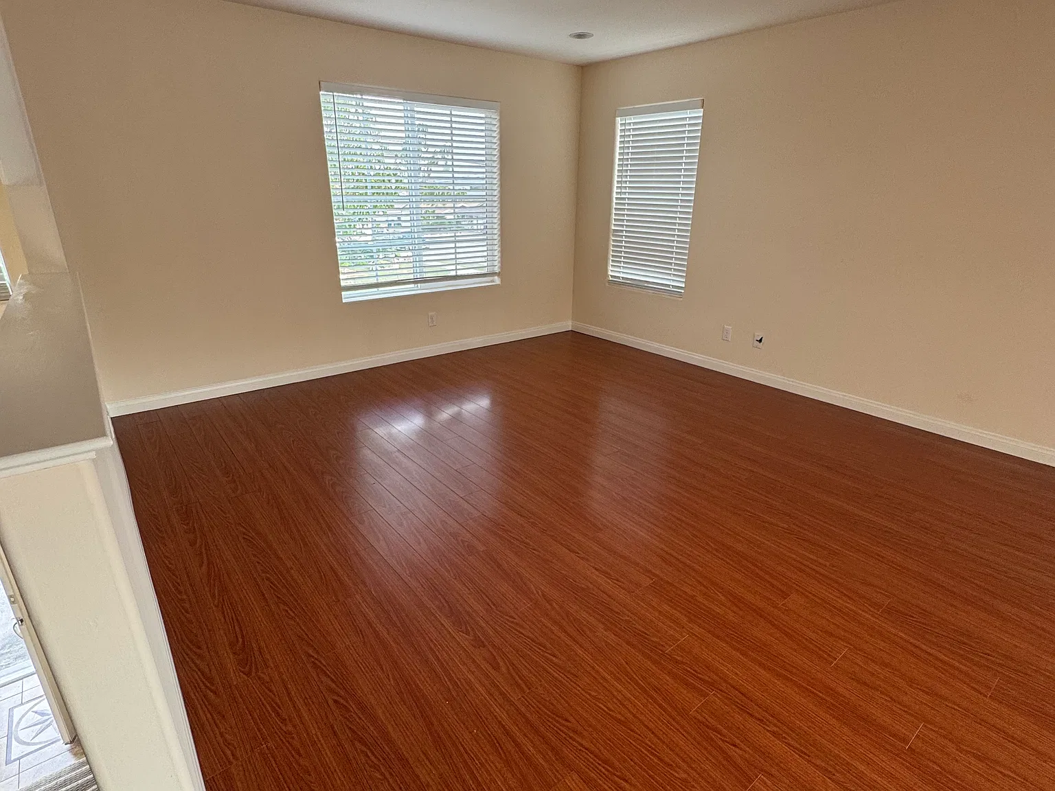 3 bed, 2.5 bath, 1280 sqft, $3,600 — Photo 3