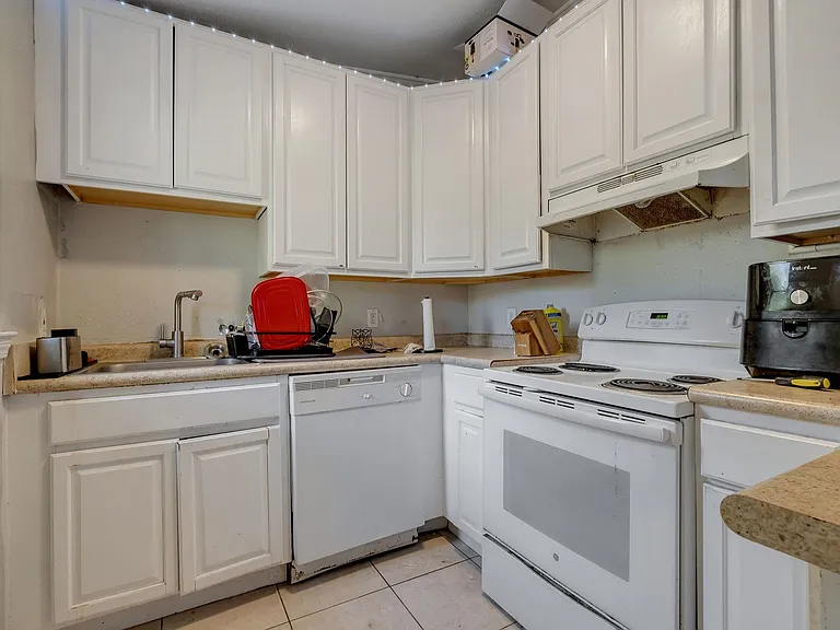1674 Sharkey St — Photo 10