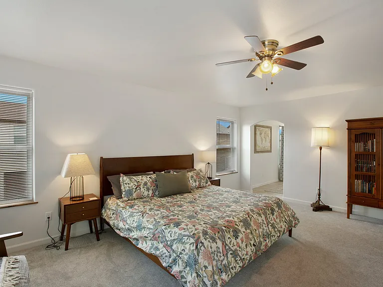 705 Valley View Dr — Photo 25