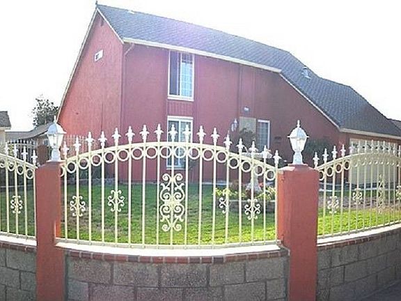 3rd image of 1335 Aberford Dr