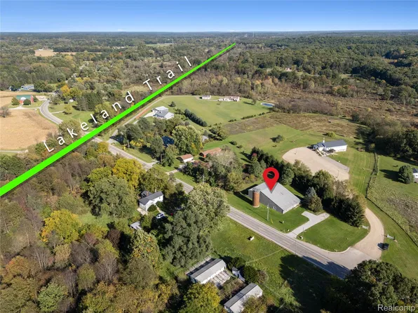 15921 W M 36, Pinckney, MI 48169