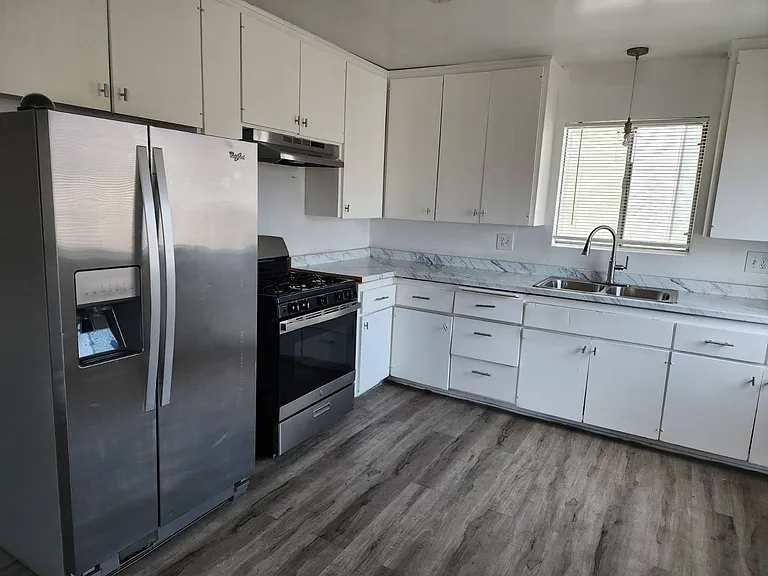 16865 Hoskins Ln #16865 — Photo 5