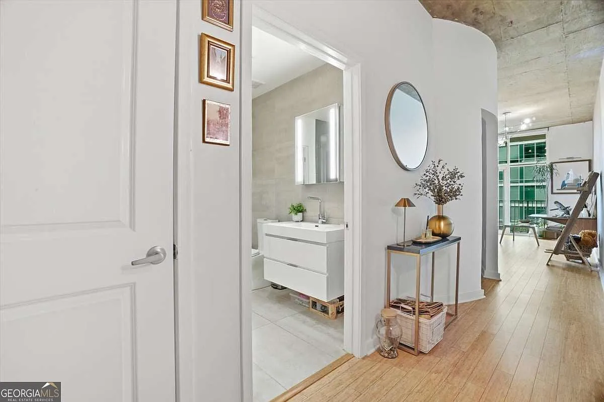 1 bed, 768 sqft, $2,150 — Photo 4