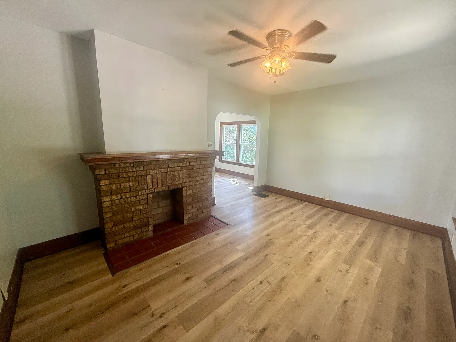 2 bed, 996 sqft, $1,350 — Photo 3